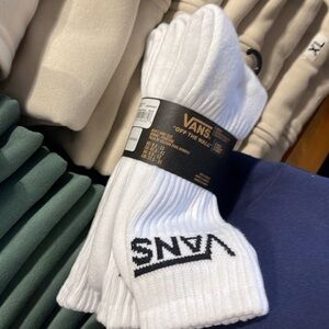 Vans Socks 3 pairs set CREW VANS.
"OFF THE WALL" White/Black
NWT